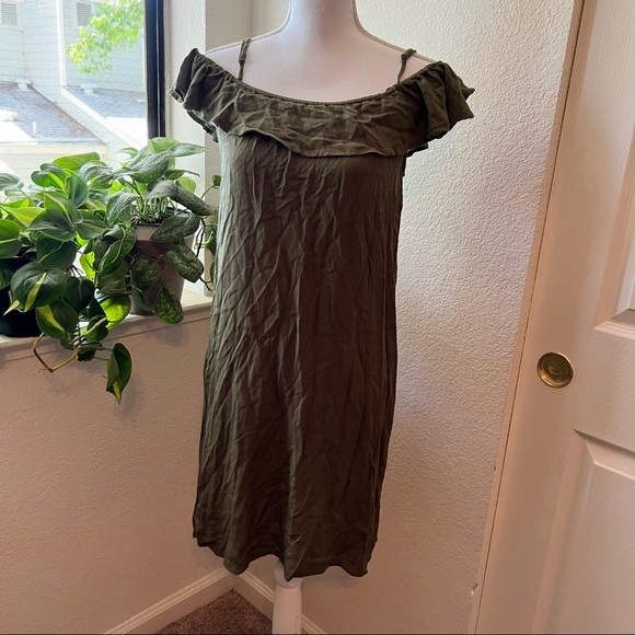 Madden casual green dress​ - Picture 3 of 4